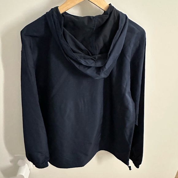 NWOT Champion Quinnipiac University Pack n Go Jacket in Navy, size: M - Picture 2 of 3